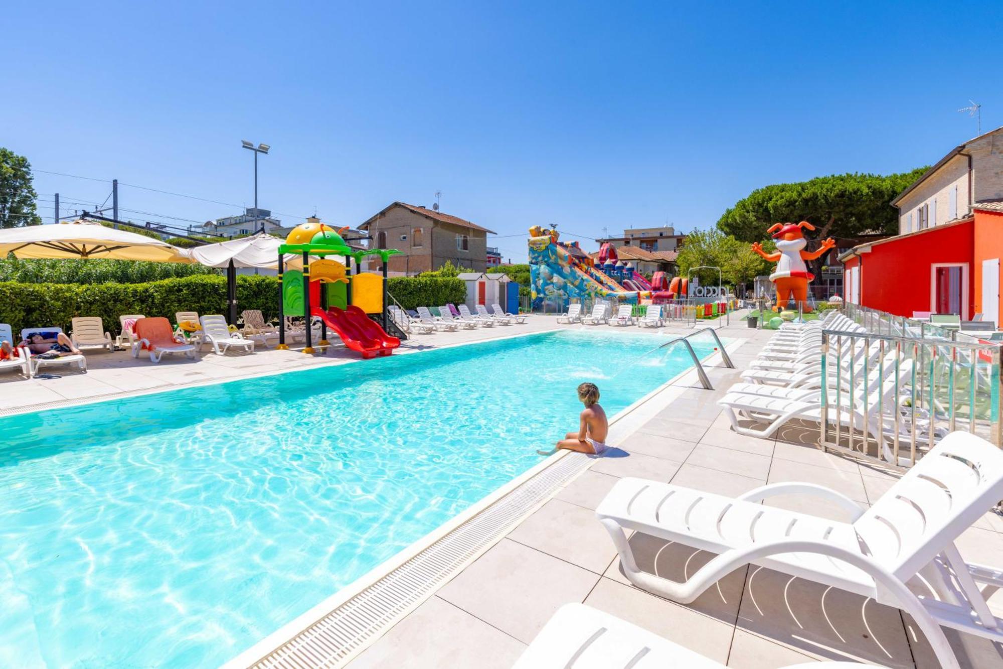 Ciccio Hotel Misano Adriatico Eksteriør bilde