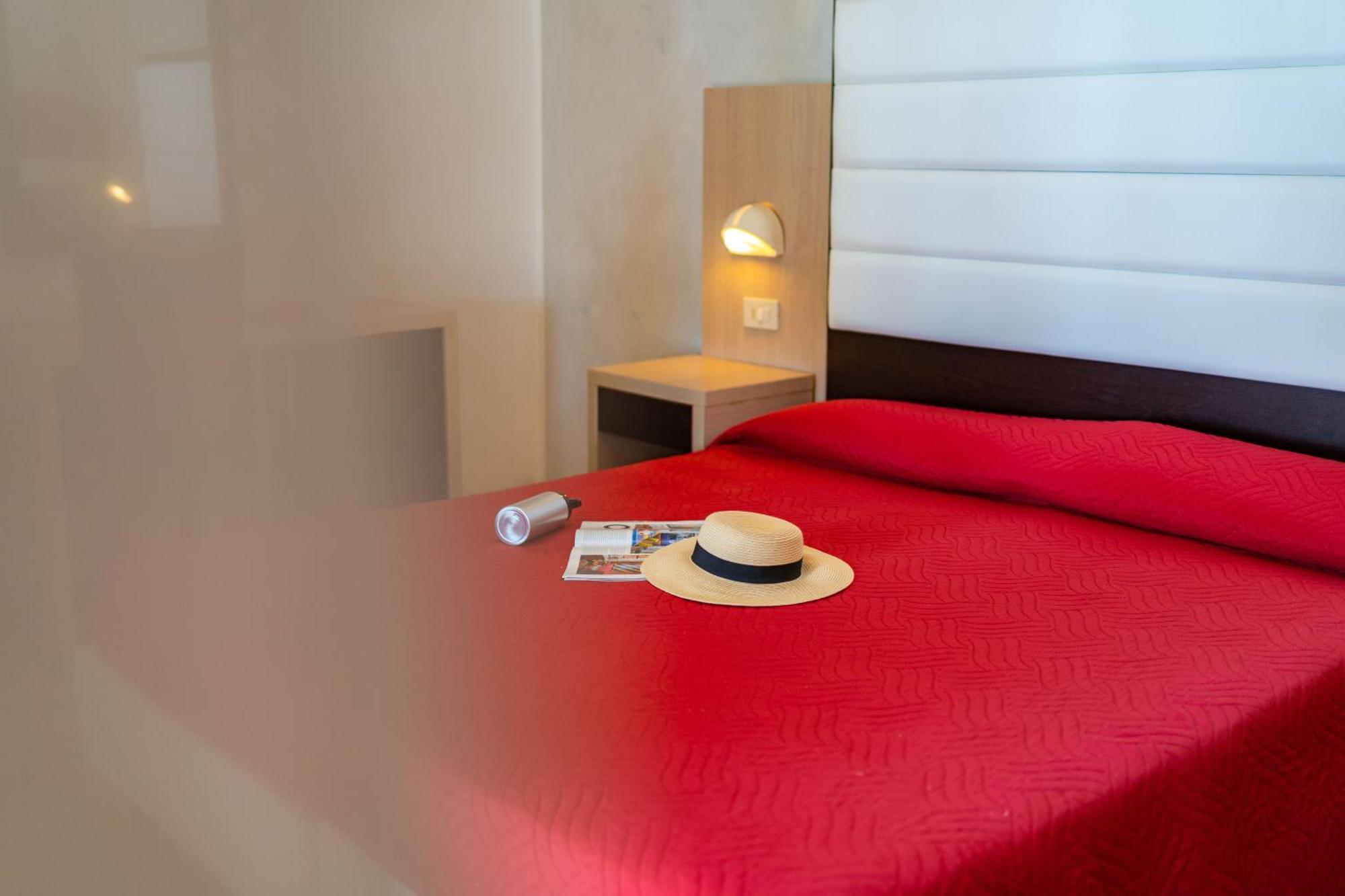 Ciccio Hotel Misano Adriatico Eksteriør bilde
